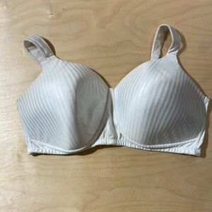 Playtex Wireless Bra 40 DD (LB)